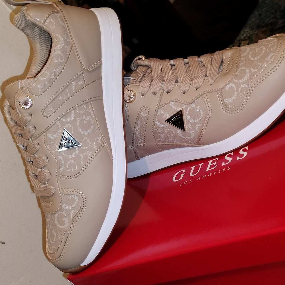 Women's Guess size 8 shoes